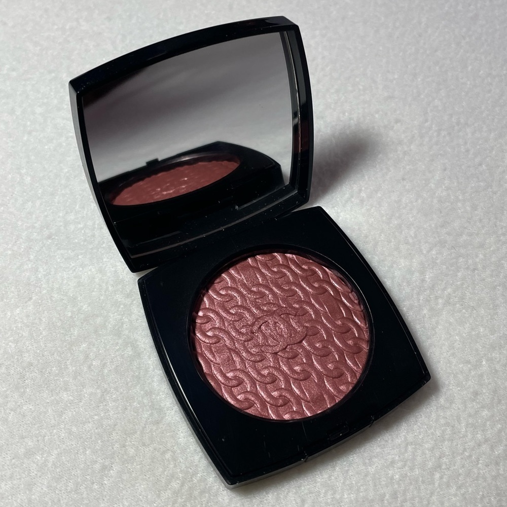 Les Chaînes De Chanel Illuminating Blush Powder Limited Edition Compact New